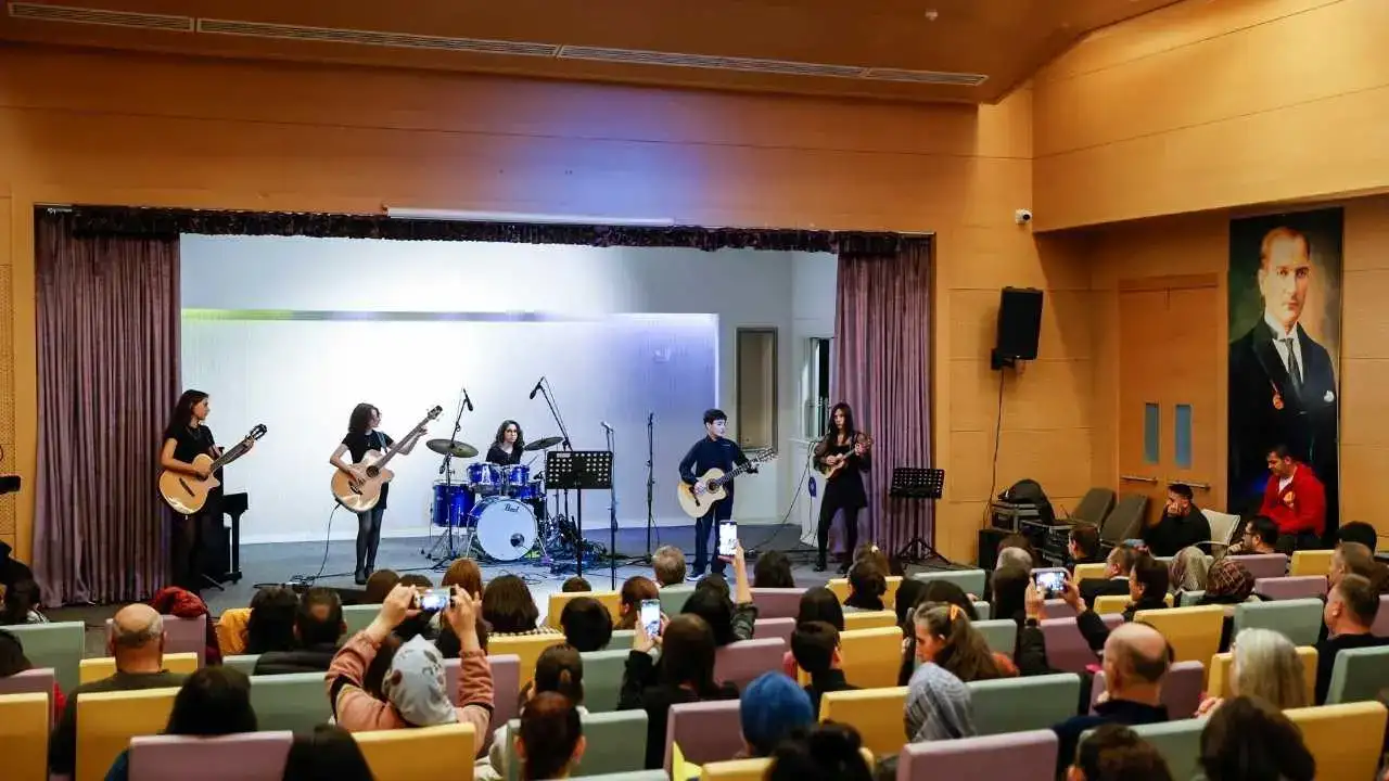 Antalya’da Genç Yeteneklerin Sömestr Coşkusu Müzikle Taçlandı 4